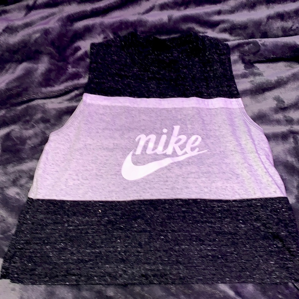 Hey guys this is a Nike cropped cut-off shirt! Never worn!